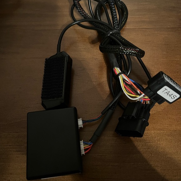 Injen throttle controller - Picture 8 of 8